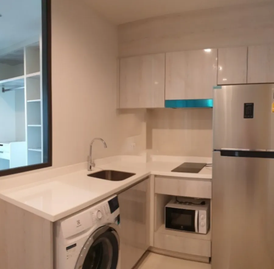 Condo for rent, Life One Wireless, room window facing north, near BTS, convenient transportation, ready to move in, book now!