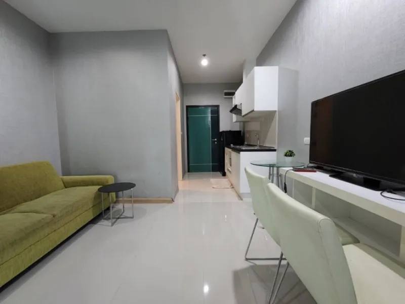 ขาย/ให้เช่า เอสโทร คอนโดมิเนียม 1ห้องนอน 1ห้องน้ำ ขนาด 28 ตร.ม. ชั้นที่ 23 ได้วิวสูง ด่วนจองเลย