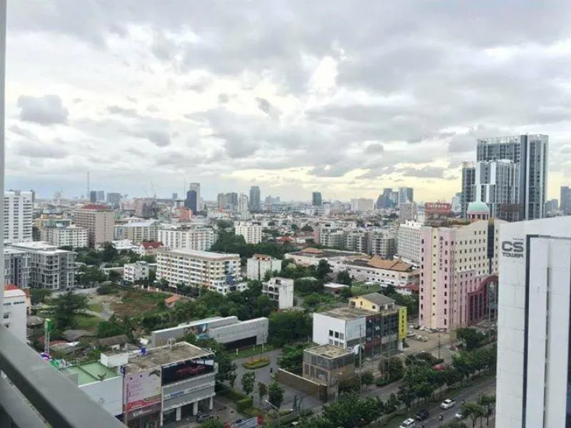 **Condo for sale Life Ratchaphisek** Convenient transportation affordable price Hurry up and book now!!
