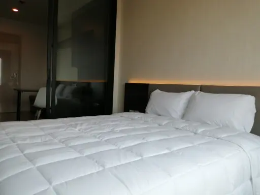 For rent Life Asoke, 32nd floor, beautiful room, fully furnished and electrical appliances. Book now, don't wait. images
