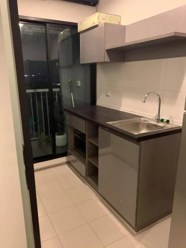 new room, good condition Must be this room, yes, for rent, Aspire Sathorn-Taksin, simple decorated room, comfortable, book now.