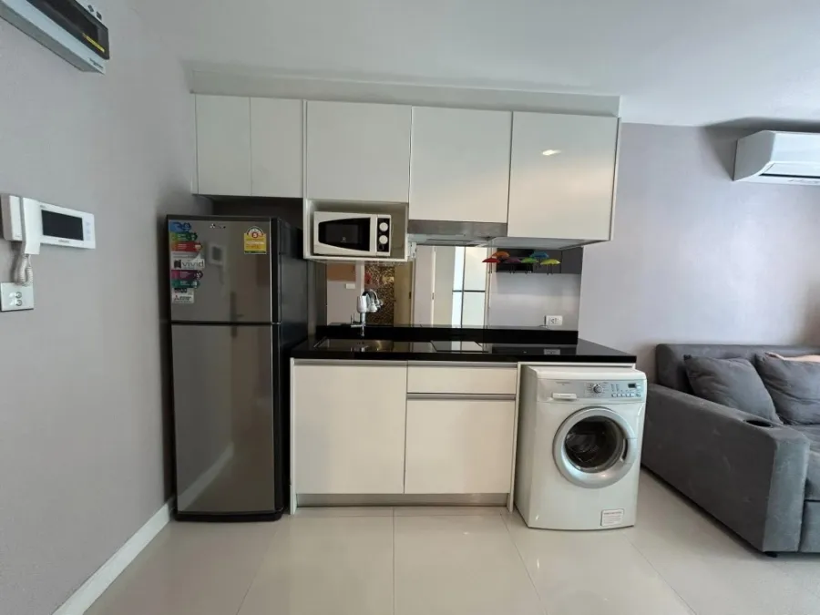 For sale: Metro Sky Ratchada, 3rd floor, pool view, fully furnished, reserve now, don't miss out, hurry!