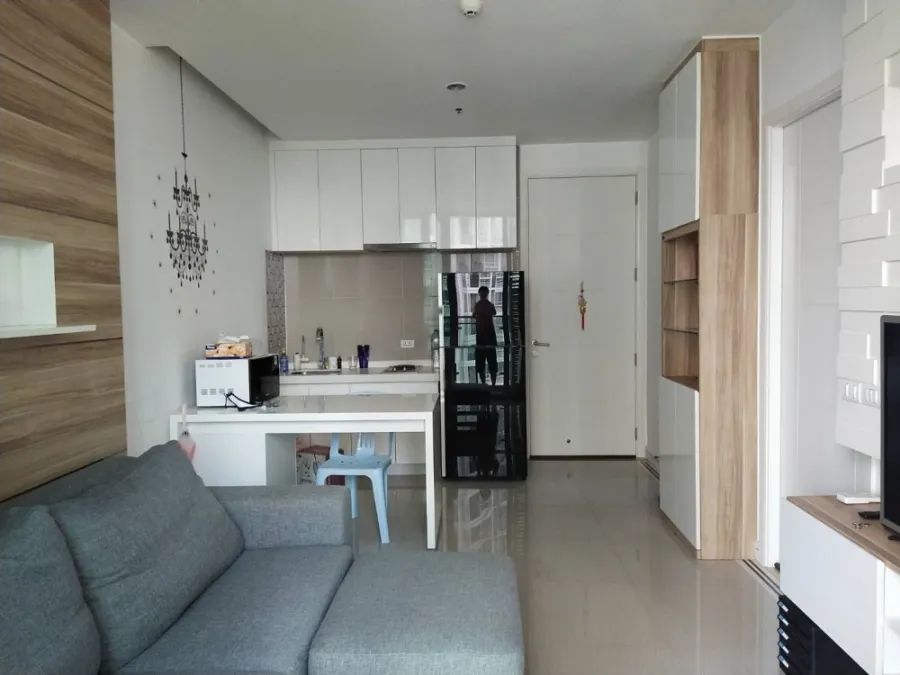 Condo for rent/sale, T.C. Green, easy to travel around, near the BTS, fully furnished, ready to move in !!