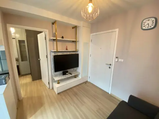 For sale: Plum Condo Chaengwattana Station, swimming pool view, cool air, with awesome built-in wardrobe, don't miss out.
