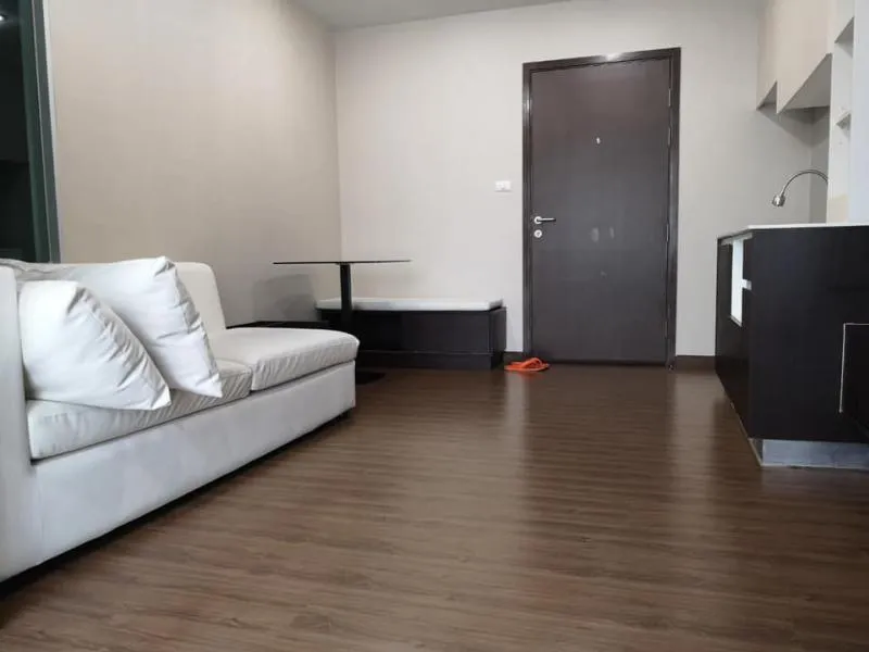 Urgent sale ** Hallmark Condo, Chaengwattana, 34.5 sq m., 8th floor, very beautiful decoration, very good price, 2.6 million baht!!