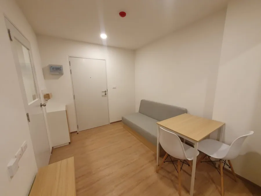 For rent: Senakit BTS Saphan Mai, partitioned room, 4th floor, good height, unblocked view, hurry and reserve quickly.