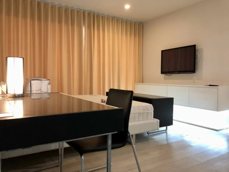 For sale/rent Noble Solo, large room, city view, no buildings blocking, very comfortable, room with breeze all year round, interested in owning, reser