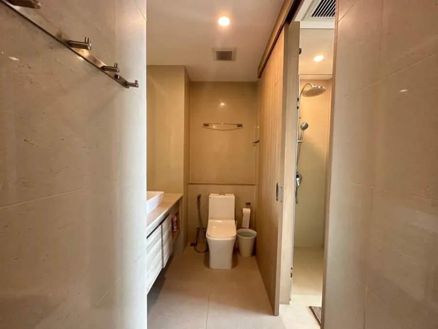 For rent: The Riviera Jomtien Pattaya. Lovely room, fully furnished, stunning sea view. Just bring your suitcase and move in!