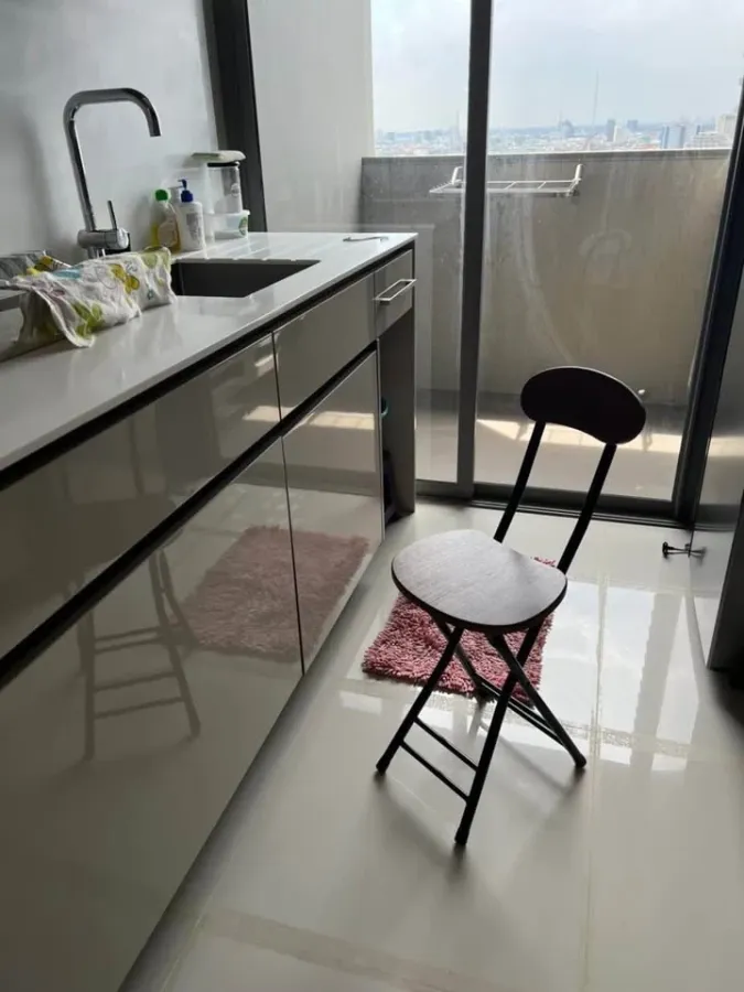 For rent: The Room Rama 4, 29th floor, very high, great city view, fully furnished, just bring your own luggage and move in.