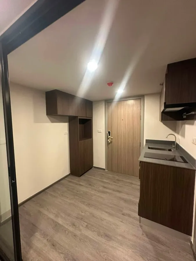 Selling a unit at The Origin Ladprao-Bangkapi, 22nd floor, with pool view. The room is spacious, clean, and airy. Highly recommended!