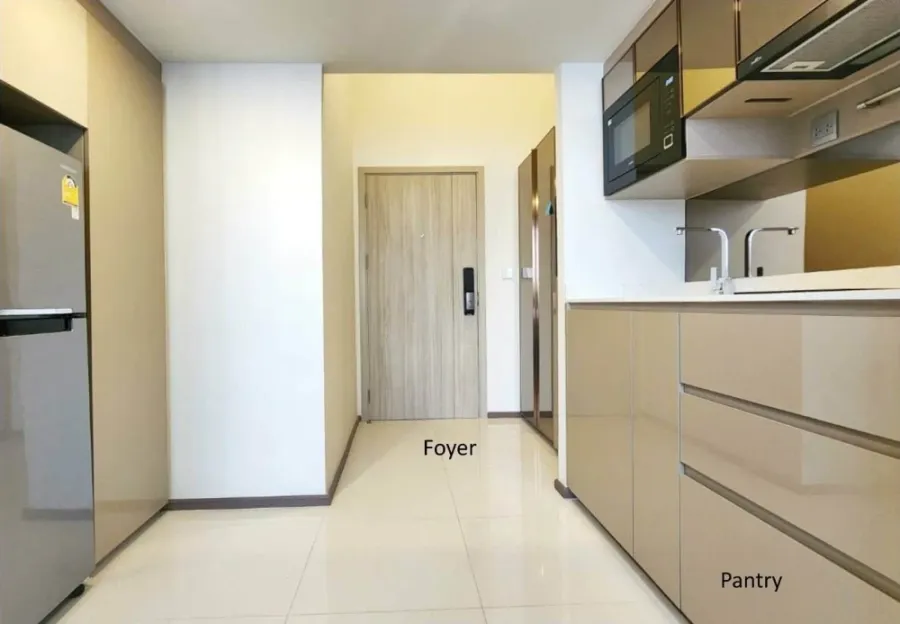 For rent: Duplex unit at Park Origin Ratchathewi. High ceilings, spacious and comfortable. High floor with stunning city views and floor-to-ceiling wi