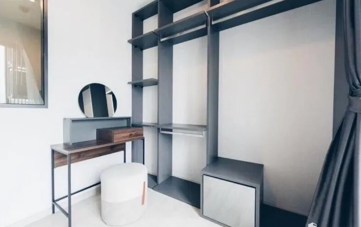 For rent, Life Pinklao, fully furnished room with furniture and electrical appliances, ready to move in. Book now quickly.