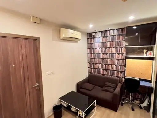 For sale: The Base Chaengwattana, 19th floor, Building B, complete with a set of furniture, just bring your own and move in.