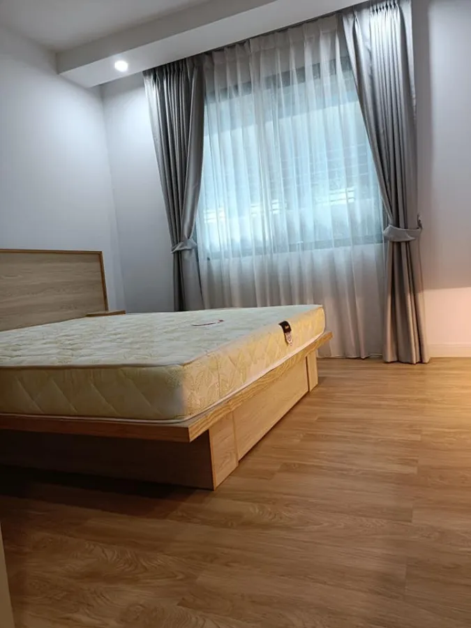 For rent, V Condo Salaya, spacious room, comfortable. The corner room is private. There's a washing machine and dryer.