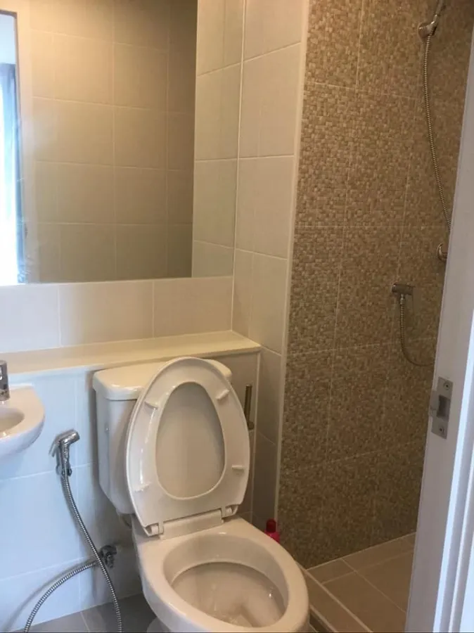 For sale, for rent!! Plum Condo Chokchai 4, 2nd floor, shady and comfortable atmosphere, perfect for relaxation. Hurry and book now!!