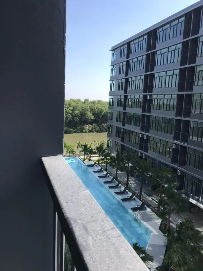 For rent: The Independent Condo Amata, 1 bedroom, 1 bathroom, 5th floor, fully furnished. Just carry your bag and move in.