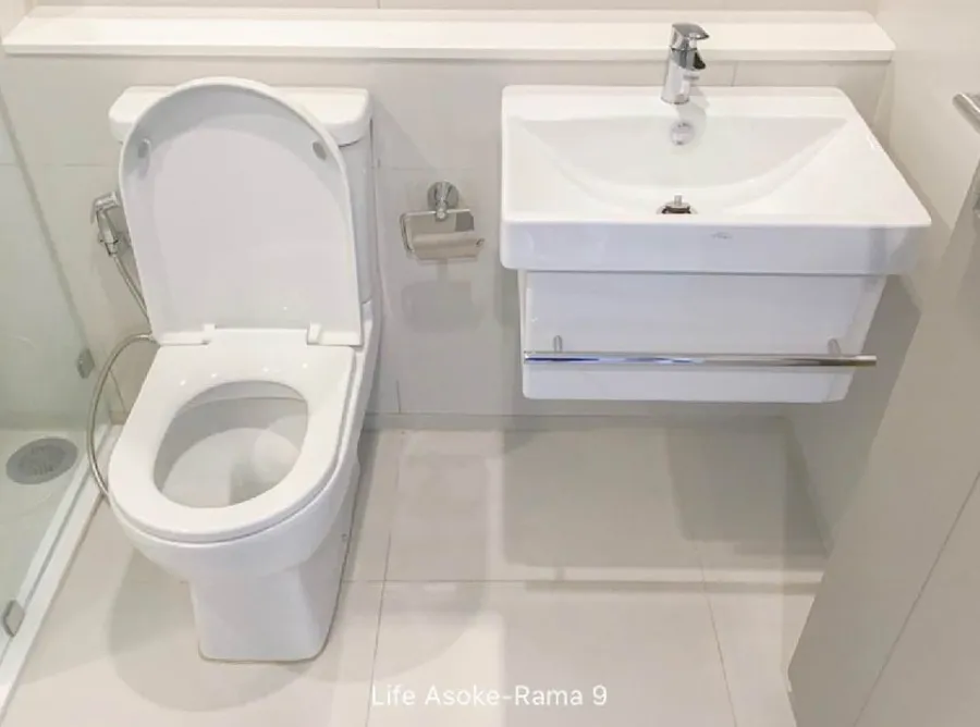 Condo for sale, Life Asoke-Rama 9, color tone, easy decoration, 11th floor, nice to live in, like this, you need to reserve now.