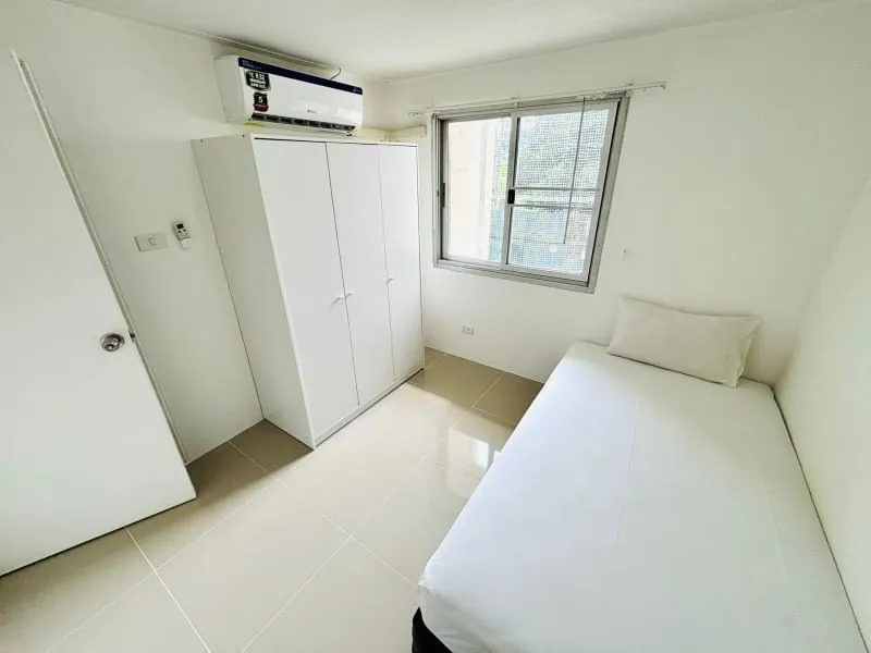 Condo for rent, The Waterford Rama 4, newly decorated room. Fully furnished, near BTS Phra Khanong