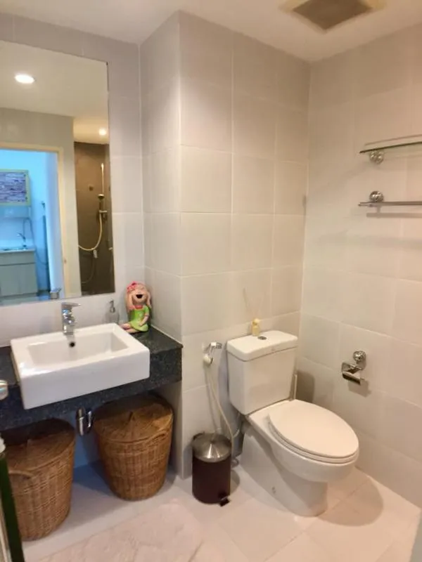 Sell / rent !! Condo A Space Play Sutthisan - Ratchada, spacious room, pool view, cool, open to the wind.