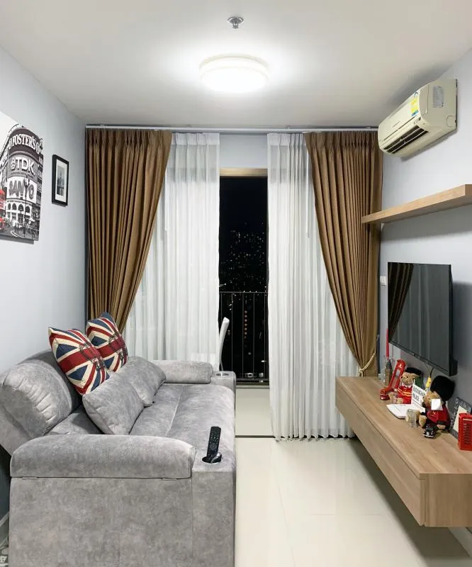 Selling cheap!!! Very high floor, fully furnished, built-in furniture, with electrical appliances, north for sale, Ideo ladprao 5