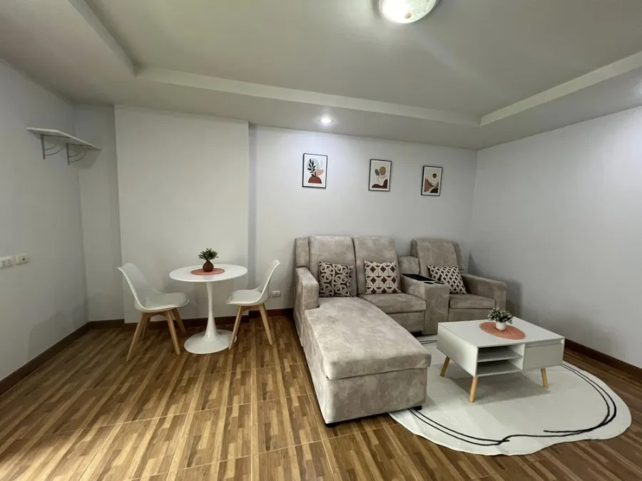 ให้เช่า Happy condo รัชดา 18 ตกแต่งสวย เฟอรื+เครื่องใช้ไฟฟ้าครบ พร้อมจองได้เลยจ้า