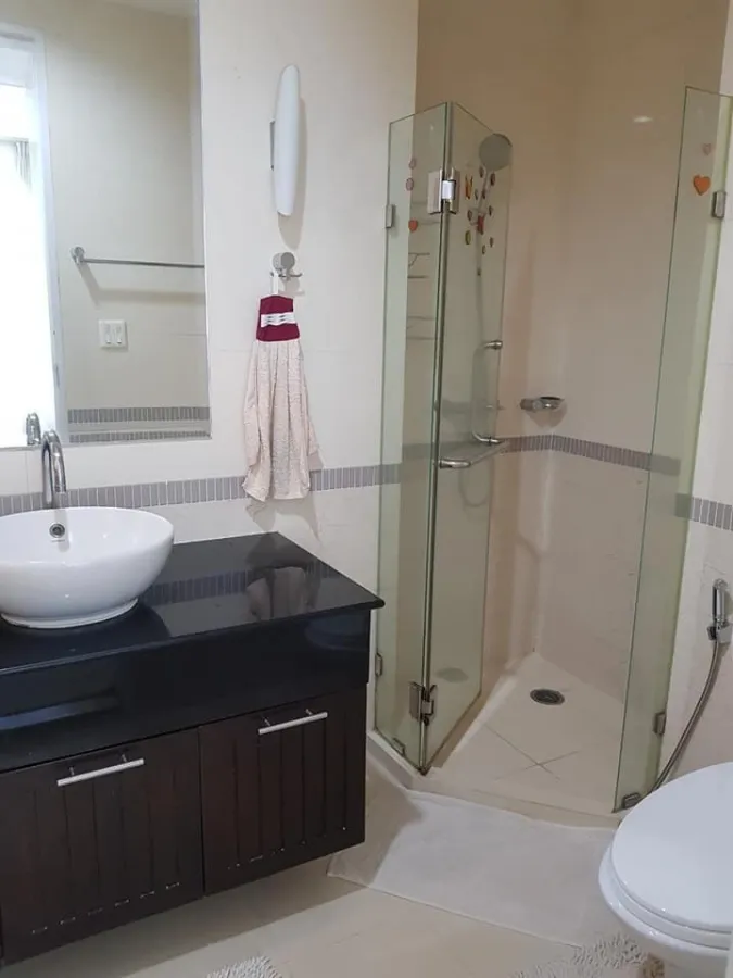 For rent, Baan Klang Krung, Siam-Pathumwan, 2 bedrooms, big sofa, sitting very comfortable. Plus all electrical appliances. Must reserve.