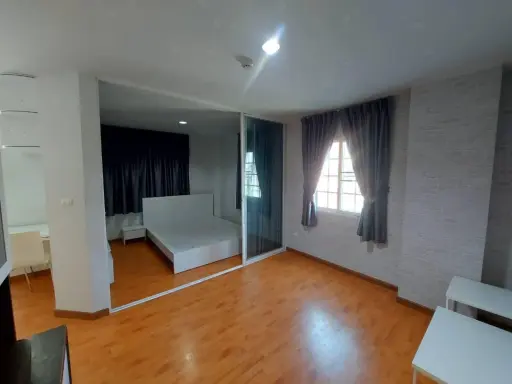 ขาย ทิวลิป สแควร์ อ้อมน้อย ห้องกั้น ตกแต่งวอลเปเปอร์ ราคาเบาๆ ที่ใครๆก็เป็นเจ้าของได้
