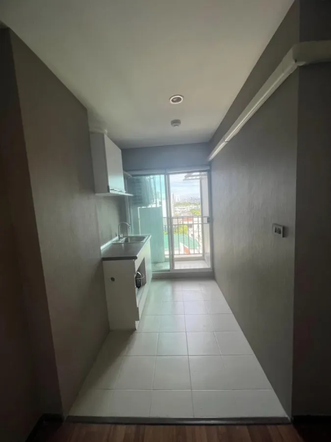 ขาย คอนโด ยู รัชโยธิน ชั้น 8 Private Zone วิวรถไฟฟ้า ห้องเฟอร์ครบ ติดวอลเปเปอร์ทั้งห้อง จองเลย ด่วนๆ