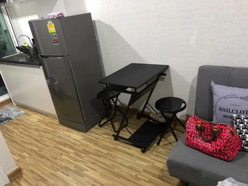 For Rent ดิ ไอริส บางใหญ่ ห้องแต่งพร้อมอยู่ ติดวอลเปเปอร์ทั้งห้อง ด่วนๆ หิ้วกระเป๋าใบเดียวอยู่ได้เลย