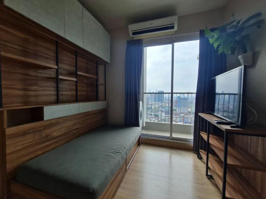 For rent, Motive Condo Sathorn - Wongwian Yai, 22nd floor, good view, nice decorated room. Fully furnished, reserve now