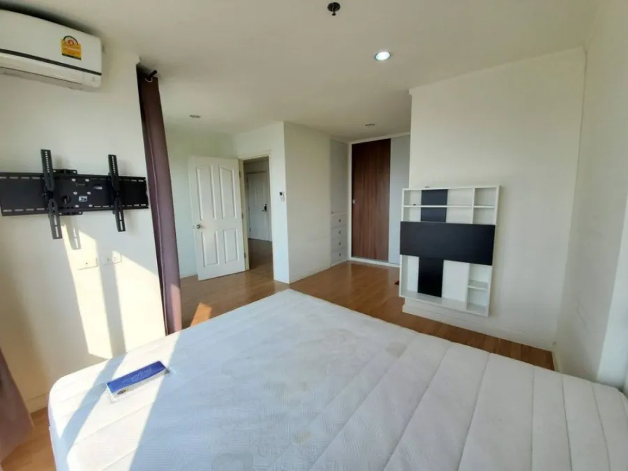Condo for rent, Lumpini Ville Chaengwattana-Pak Kret, 2 bedrooms, 2 bathrooms, high floor, river view, great price, hurry to reserve.