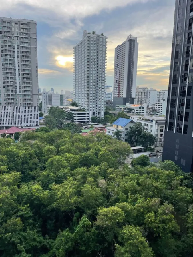 For Rent Life Asoke-Rama 9, very beautiful room, decorated in minimalist style, warm tones, very inviting, don't miss it.