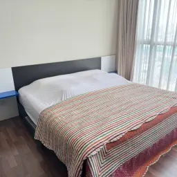 Rent condo Condo Le Luk Condominium