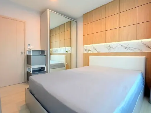 For rent: Life Pinklao, 1 bedroom, 1 bathroom condo with full built-in furniture. Don't miss out!