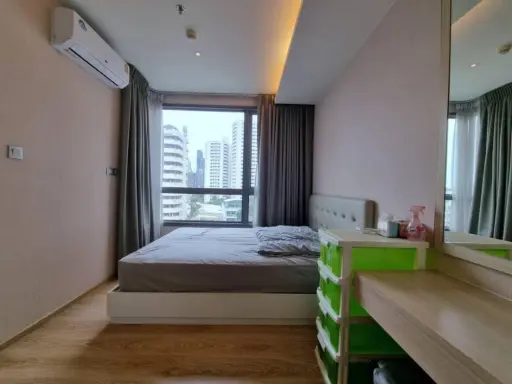 ให้เช่า เอช คอนโด สุขุมวิท 43 ชั้น 9 มาพร้อมการตกแต่งที่ครบครัน จองเลย ห้ามพลาดจ้า