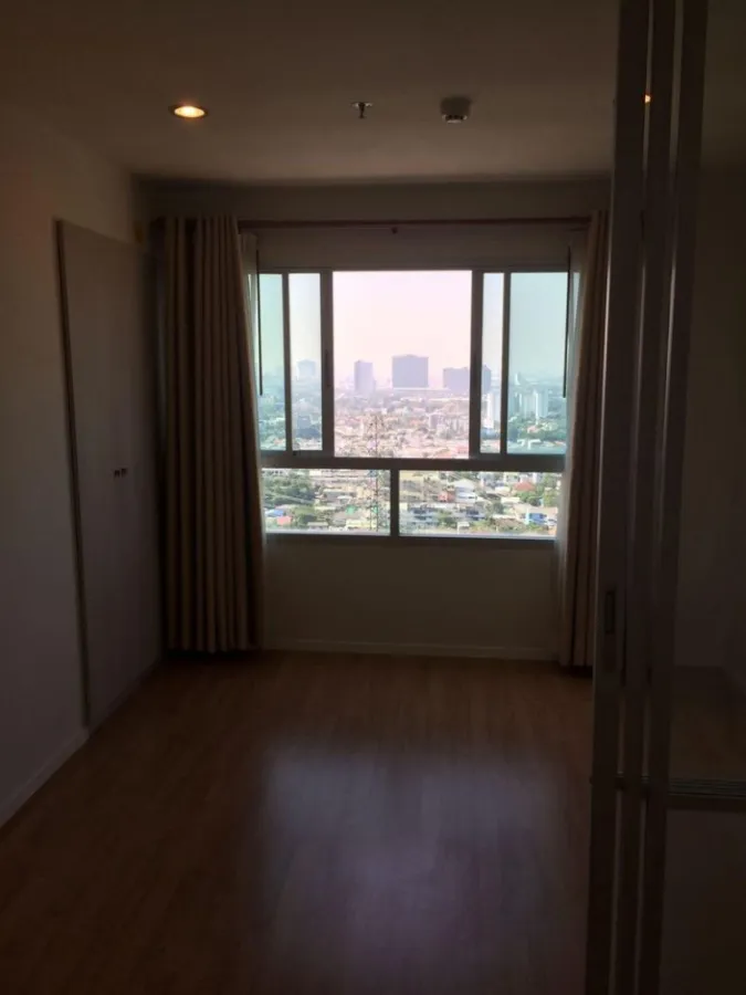 For sale/rent, Lumpini Ville Prachachuen-Phongphet 2, corner room, 30th floor, Building A, good atmosphere, beautiful view, book now.