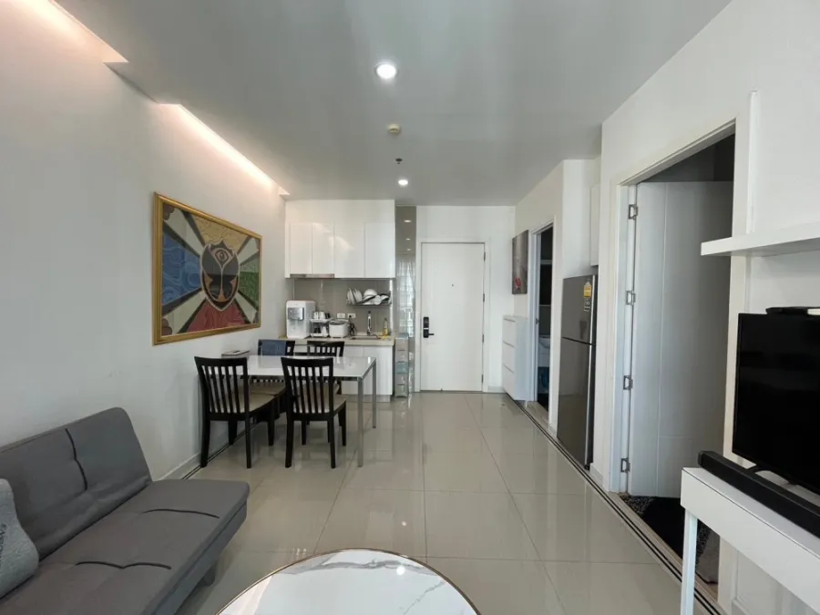 For rent!! Condo T.C. Green, 18th floor, nice room, fully furnished. Just come and move in. Don't miss out!!