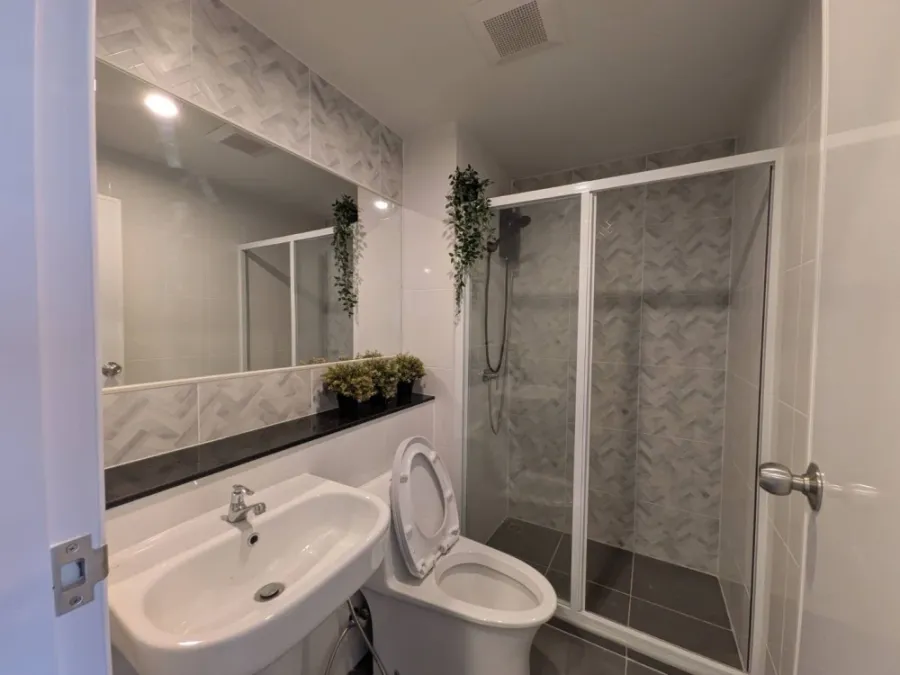 Condo for rent, Regent Home Bangna, well-partitioned room, great price, everything you need in one place, just bring your belongings and move in.