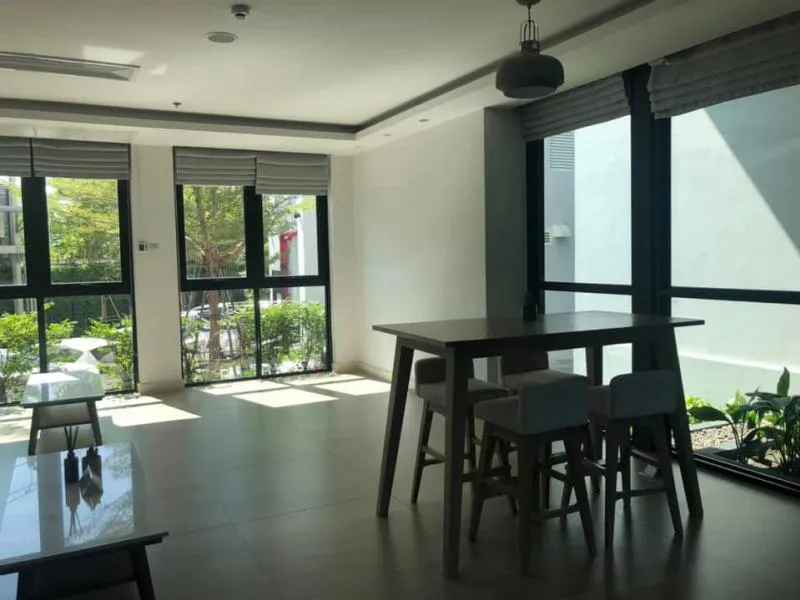 Condo for sale Chapter one Eco Ratchada Huai Khwang, corner room, 1 bedroom, fully furnished, ready to move in, great view, urgent
