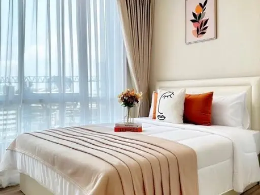 Condo for rent, The Sky Sukhumvit, decorated room, ready to move in. White tone, pleasing to the eye, gentle price, hurry and reserve it today.