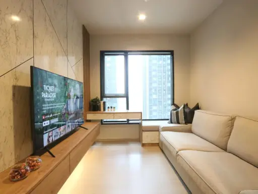For rent: Life Asoke-Rama 9, 1 bedroom, 1 bathroom, decorated in a theme, comes with complete furniture and amenities. Reserve now!