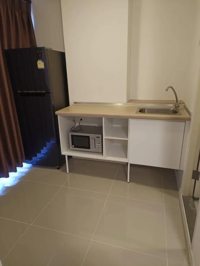 For rent Lumpini Condo Town Chonburi - Sukhumvit, separated rooms, good price, you must not miss it.