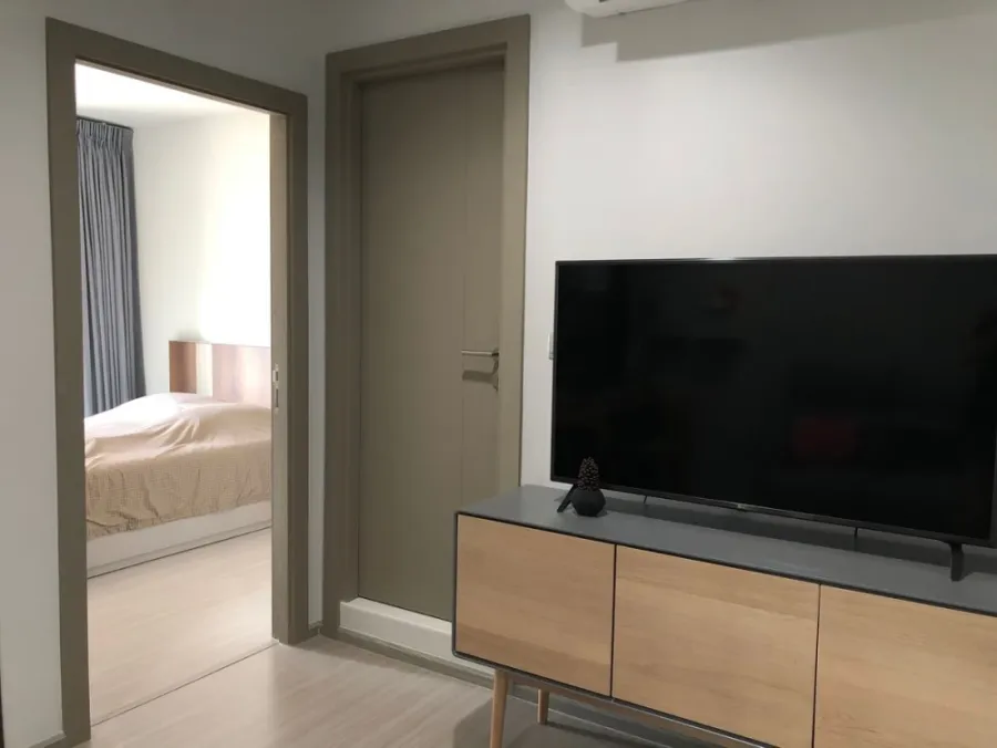 For rent: Life Asoke-Rama 9, a nice room with complete decoration. Reserve now, don't miss out!