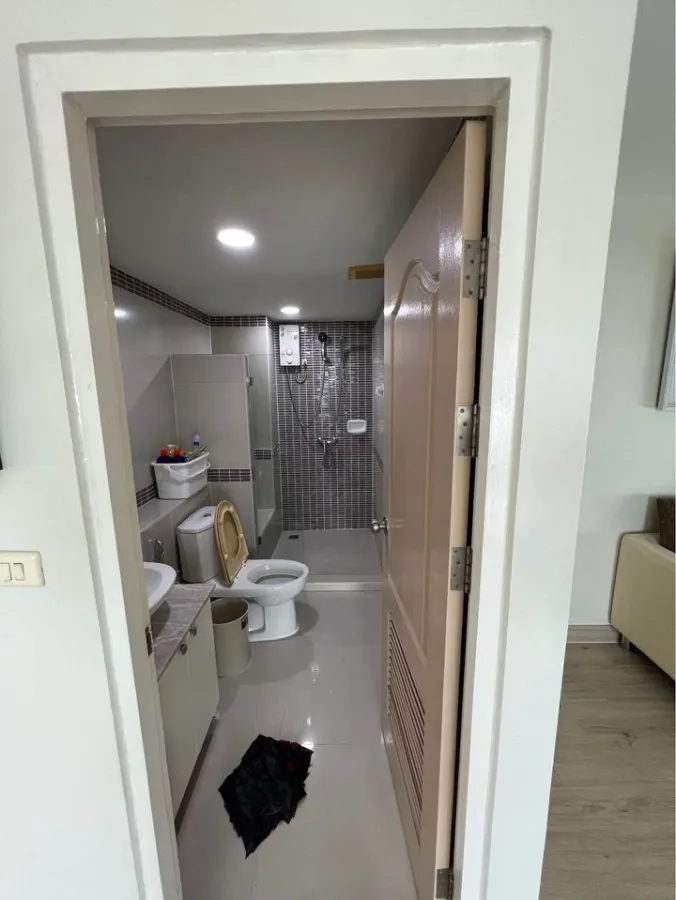 Condo for sale: The Next Ladprao 44, very wide balcony. The room is ready to move in. Hurry and reserve now.
