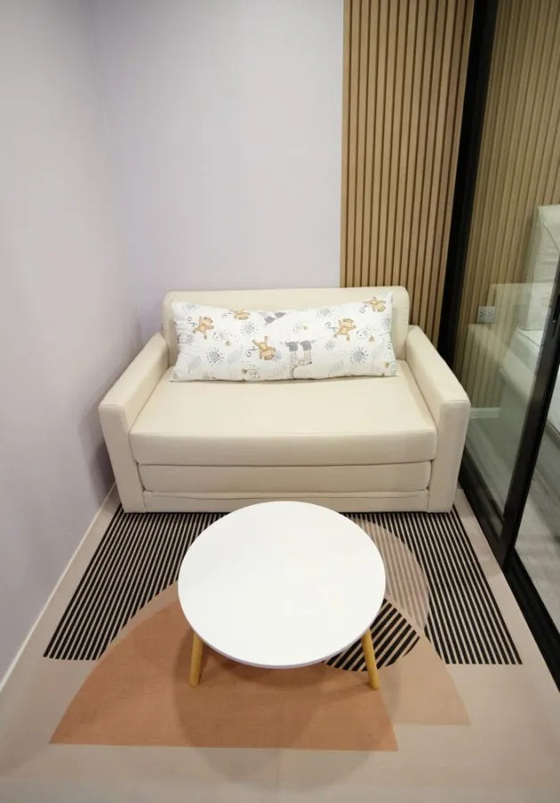 For rent: Cave Eva, beautifully decorated room, complete with furniture and electrical appliances. Ready to move in, reserve now before it's gone.