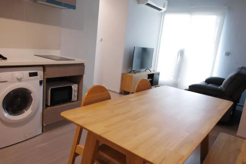 For rent Life Ladprao 2 bedrooms 2 bathrooms with everything this price like this Don't let it miss it, rent it.