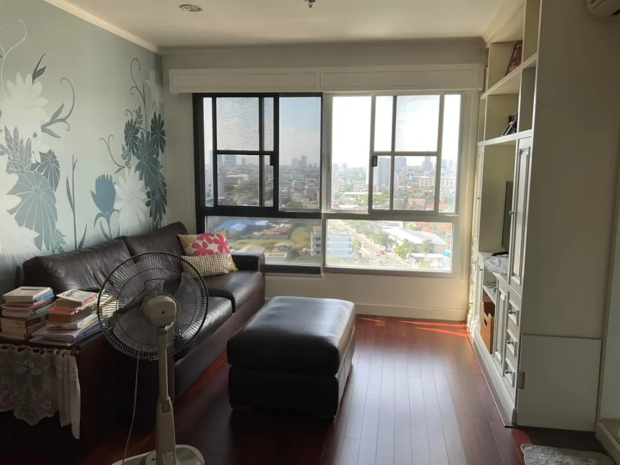For sale or rent: Lumpini Ville Phibulsongkram Riverview Condo. Nice unit, fully furnished. Book now!