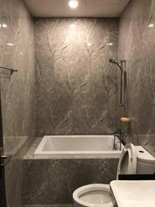 Urgent rent, Ashton Asoke condo, high floor, beautiful view, 2 bedrooms, ready to move in, close to the train, convenient transportation, don't miss !!