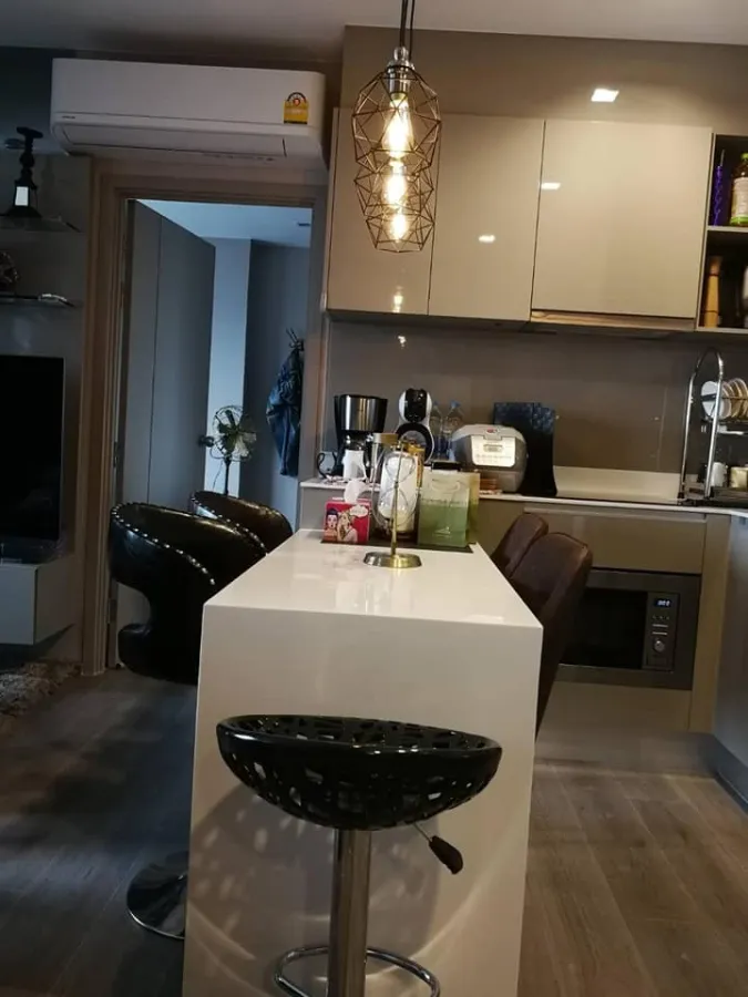ขาย ให้เช่า The Politan Rive 2ห้องนอน 2ห้องน้ำ ตกแต่งครบชุด ได้วิวสวยมากๆ ห้ามพลาด