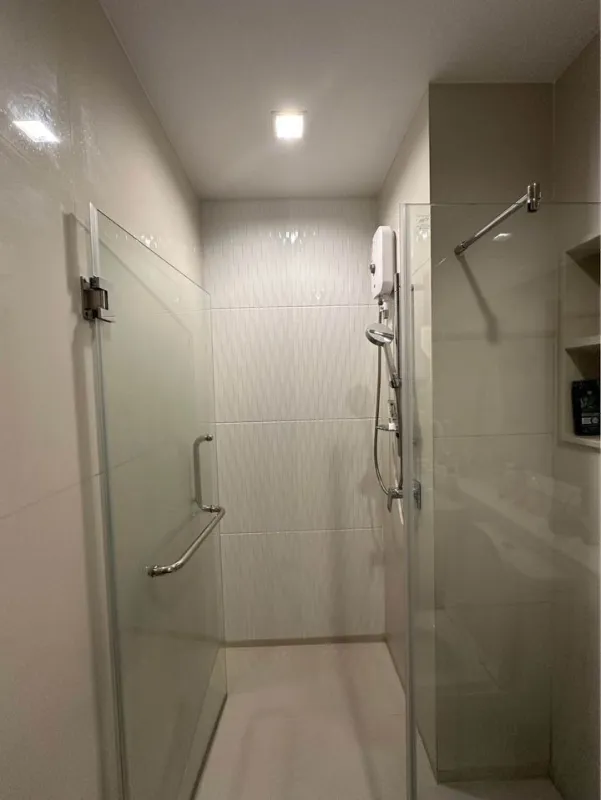 For rent or sale Life Asoke Hype ห้องพร้อมอยู่ เฟอร์ เครื่องใช้ไฟฟ้าครบครัน มาแต่ตัวเข้าอยู่ได้เลย
